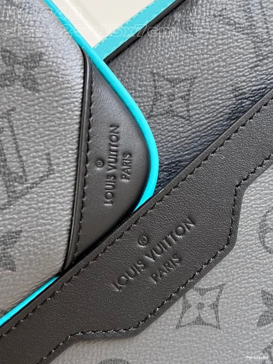 LOUIS MESSENGER TRIO VUITTON 0309